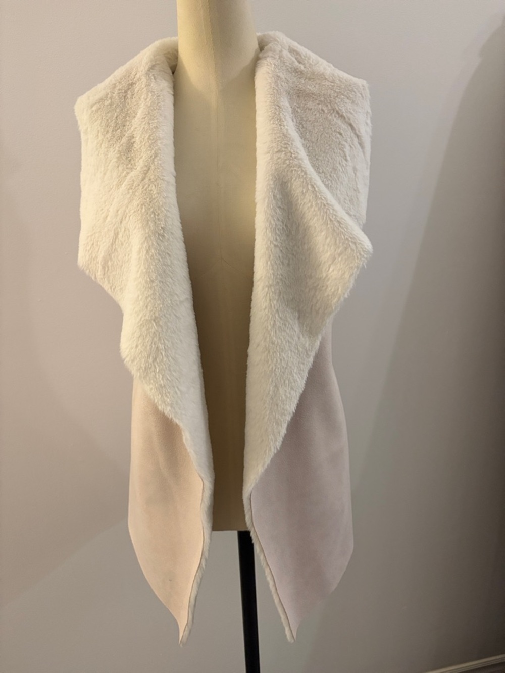 Twelfth love Faux Shearling Open Front Vest in pink & Cream